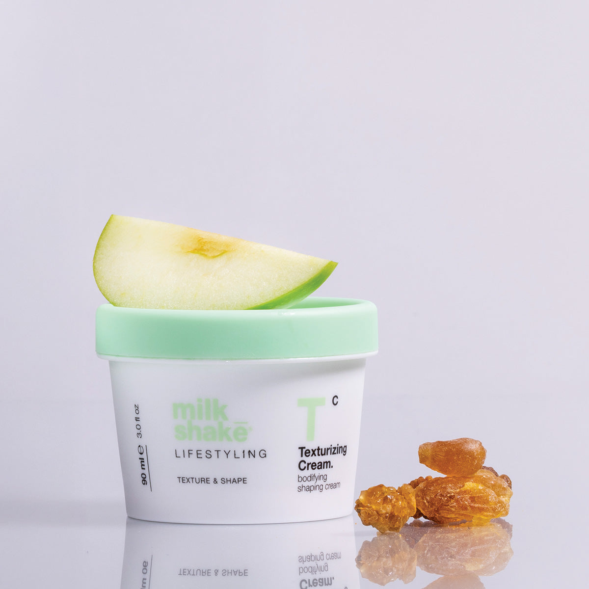 milk-shake-lifestyling-texturizing-cream-lifestyle