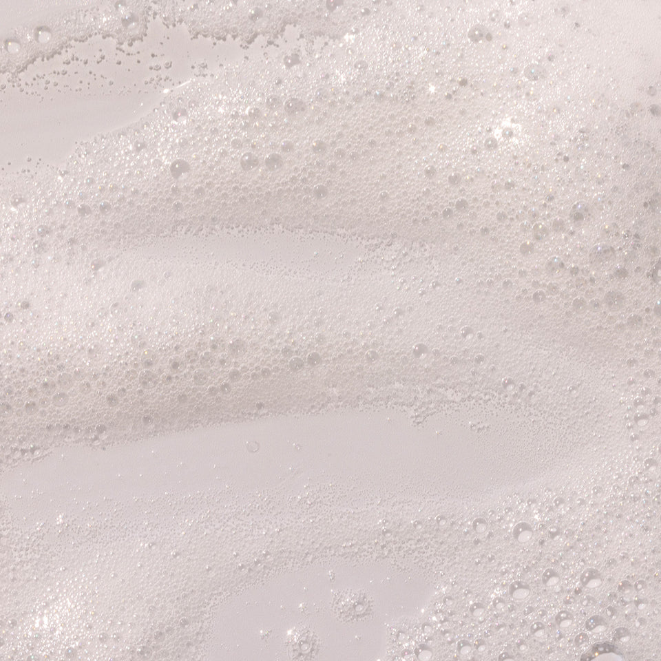 milk-shake-purifying-blend-shampoo-texture