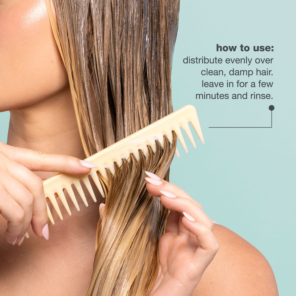 milk-shake-volumizing-conditioner-use-2